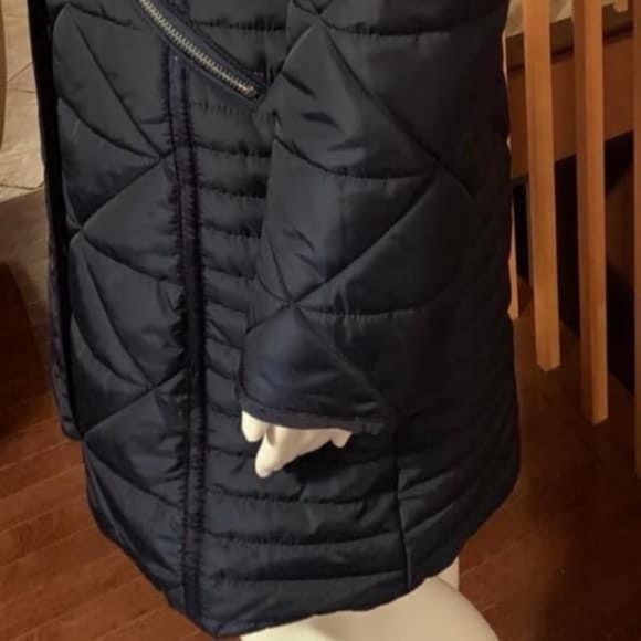 Guess Quilted Faux Fur-Trim Puffer Jacket - Picture 8 of 12